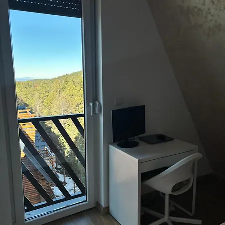 Nada 13 *